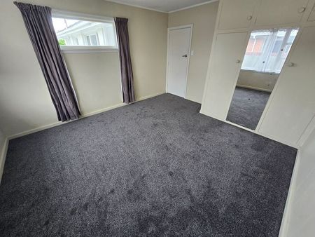 Spacious 4 bedroom+ Home in Prime Location - Photo 3