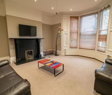 8 bedroom terraced house to rent - Photo 1