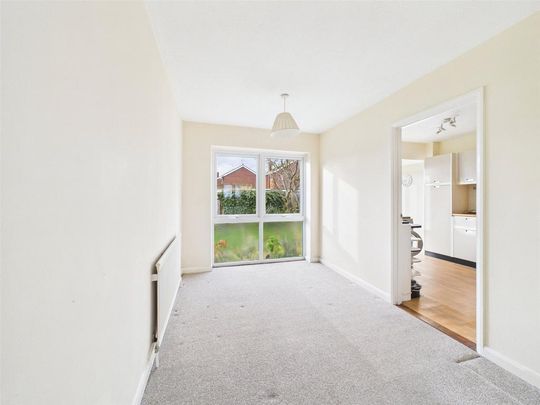 3 bedroom end of terrace house to rent - Photo 1