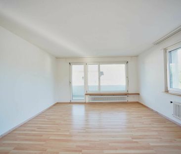 Helle und grosszügige 3.5-Zi. Wohnung im 1. OG - Photo 3