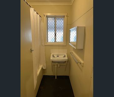 Spacious Family Home in Whyalla - Photo 3