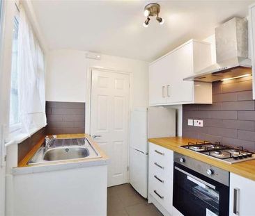 Chalvey Grove, SL1 - Photo 3