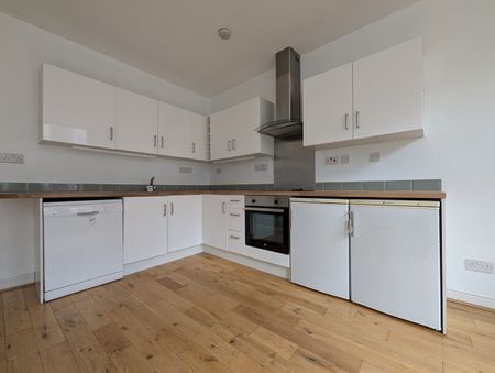 2 Bed Flat, Westow Hill, SE19 - Photo 2