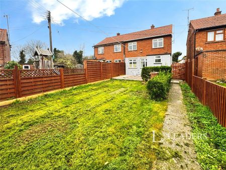 3 bedroom semi-detached house to rent - Photo 5