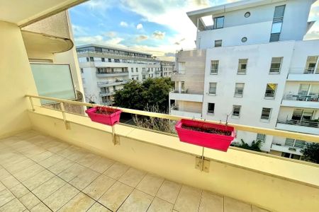 A LOUER - NANTES ST CLEMENT - Appartement Type 3 traversant REFAIT A NEUF avec BALCONS - Photo 2