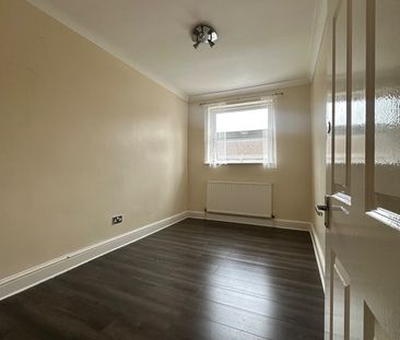 2 Bed Terraced House, Harrow Road, E11 - Photo 5
