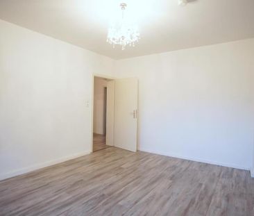 ~ Gepflegte Etagenwohnung mit Laminat und toller Aufteilung ~ - Foto 1