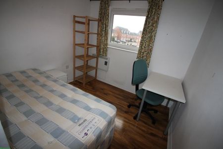 2 bedroom semi-detached house to rent - Photo 4