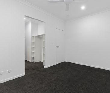 Comfortable & Convenient Living in Collingwood Park - Photo 4