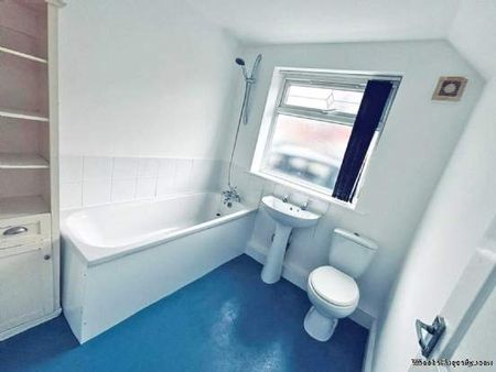 2 bedroom property to rent in Oldham - Photo 3