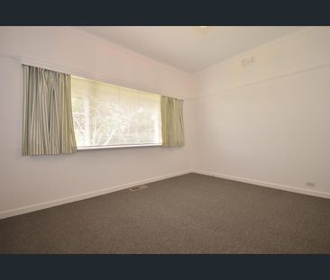 8 Muir Crescent, Newington, Vic 3350 - Photo 1