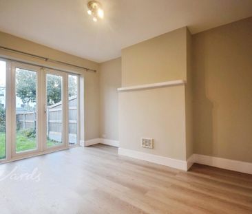 3 bedroom end of terrace house to rent - Photo 3