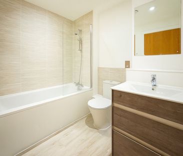 Room in a Shared Flat, Craven Street, M5 - Photo 6