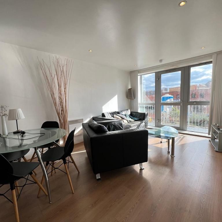 2 bedroom flat to rent - Photo 1