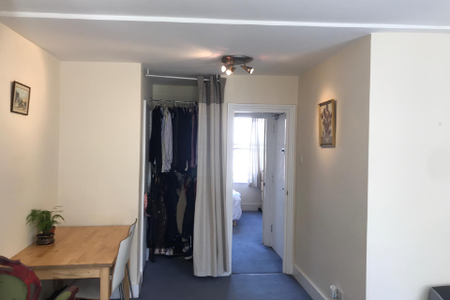 Whitechapel Road Aldgate East E1 - Photo 2