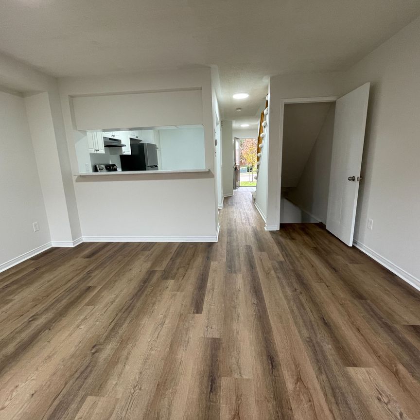 For Lease - 5625 Glen Erin Drive Unit# 26, Mississauga, Ontario - Photo 1