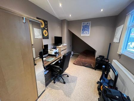 3 bedroom apartment to rent - Photo 5