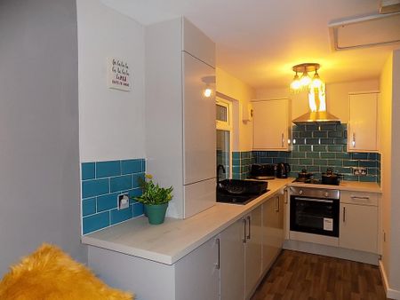 1 bedroom in a house share to rent - Photo 5