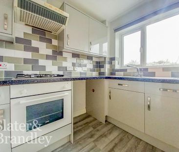 2 bedroom semi-detached house to rent - Photo 4