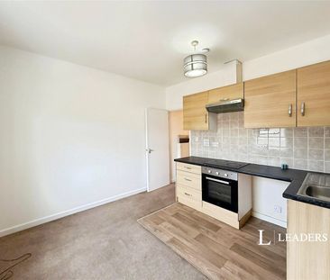 1 bedroom apartment to rent Charminster Road, Bournemouth, Dorset, BH8 - Photo 2