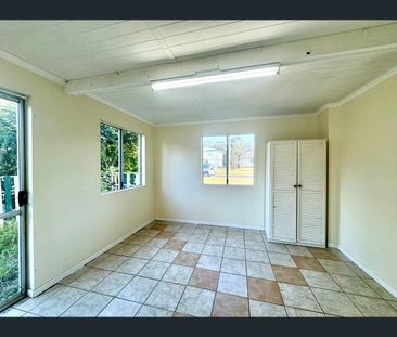 9 YEATES Street, Moranbah, Qld 4744 - Photo 5