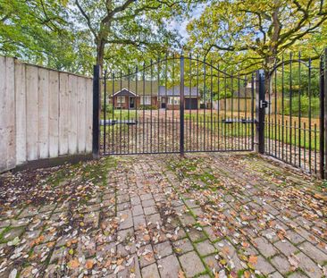 5 bedroom bungalow to rent - Photo 1