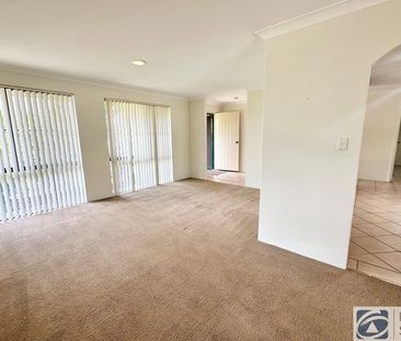 Large Family Home HOME OPEN SATURDAY 14 FEBRUARY AT 9.00AM SHARP! - Photo 3