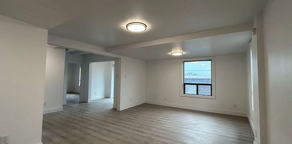 For Lease - 306 King Street, Oshawa, Ontario - Photo 2