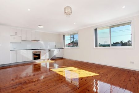 2/2A Willis Street, Charlestown, NSW, 2290 - Photo 4