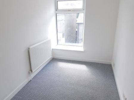 Oxford Street, Pontycymer, BRIDGEND - Photo 3
