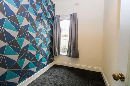 Fountain Street, Morley, Leeds, LS27 - Photo 4