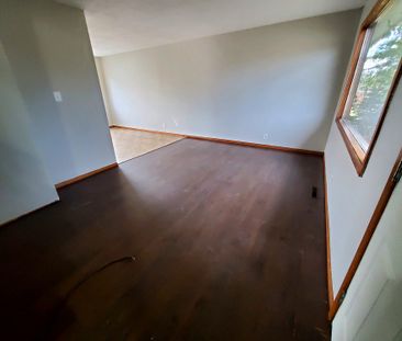 2 Bed, 2 Bath Half Duplex in West Park! - Photo 2