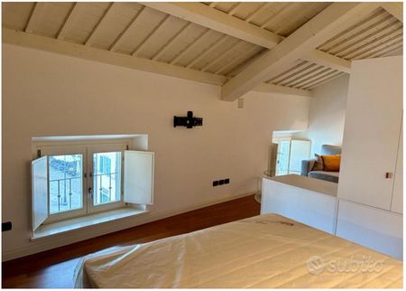 Appartamento di 50mq con travi a vista - Photo 3