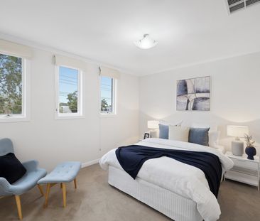 TIMELESS SOPHISTICATION AND UNRIVALLED BEACHSIDE LIVEABILITY - Photo 4