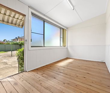 Great Family Home in Prime Location! - Photo 2