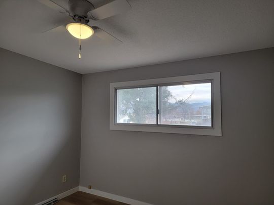 Renovated 4 Bedroom Duplex near Knox Mountain - Photo 1