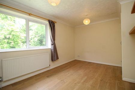 2 bedroom end of terrace house to rent - Photo 3