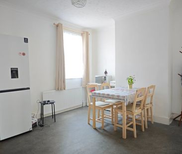 Room in a Shared Flat, Woodheyes Road, NW10 - Photo 1