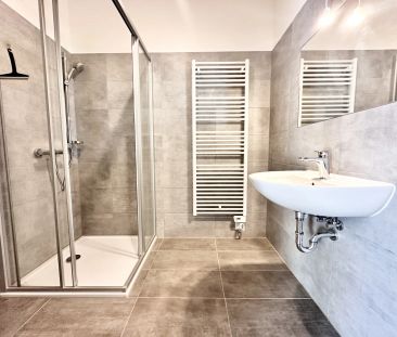 TOP Sanierte Wohnung im Dachgeschoss - Mit Schlossbergaussicht - Photo 6