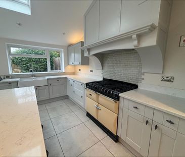 3 bedroom semi-detached house to rent - Photo 5