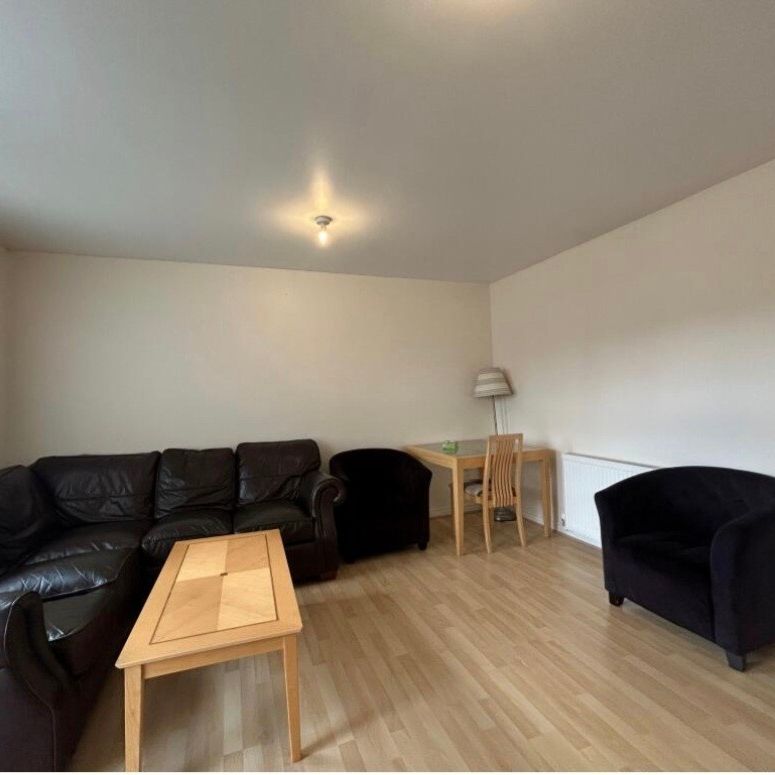 2 Bed Flat, New Road, NG7 - Photo 1