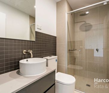 Modern 2-Bedroom Apartment with Stunning City Views - Photo 5