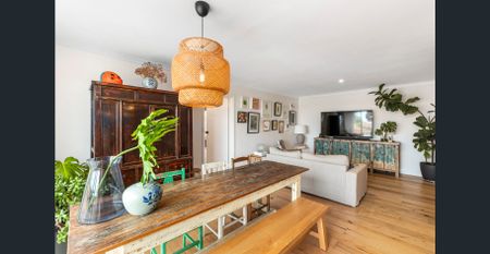 Spacious, Renovated & Rare – 2 Bathrooms in Prime Elwood - Photo 5