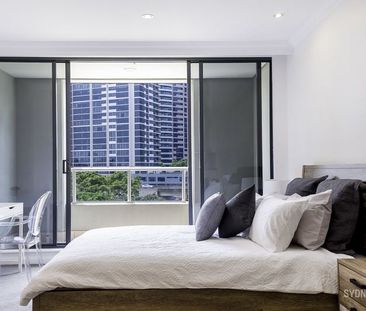 FULLY RENOVATED EXECUTIVE STUDIO APARTMENT | Furnished - Photo 5