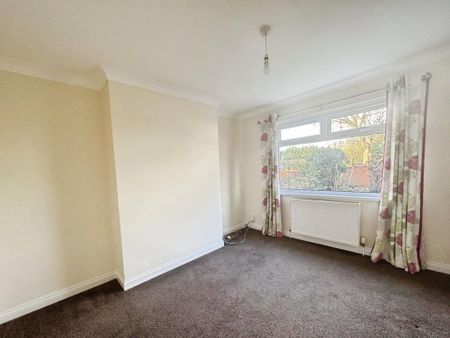 2 bedroom semi-detached house to rent - Photo 4