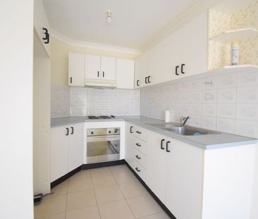 Solid Three Bedroom Townhouse In The Heart Of Canley Vale - Photo 5