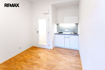 Pronájem bytu 2+kk 30 m² - Fotografie 2