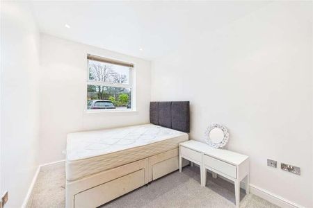 Elmhurst Court, Heathcote Road, Camberley, Surrey, GU15 - Photo 3