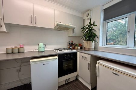 Crib Street - Photo 2