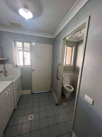 TIDY FAMILY HOME!!! - Photo 2